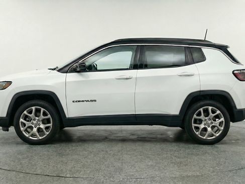 Used 2025 Jeep Compass Limited image 5
