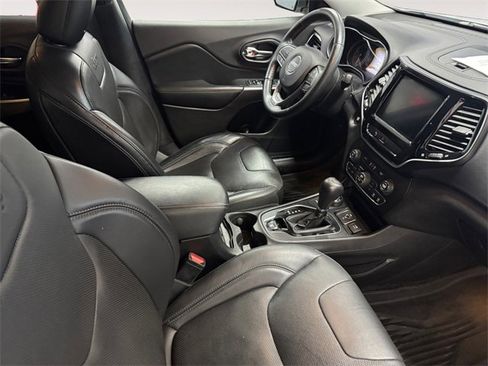 Used 2019 Jeep Cherokee Limited image 4