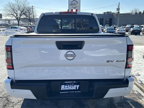 Certified 2022 Nissan Frontier SV w/ Technology Package image 25
