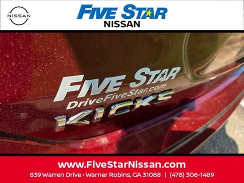 Used 2023 Nissan Kicks SR w/ SR Premium Package FWD image 12