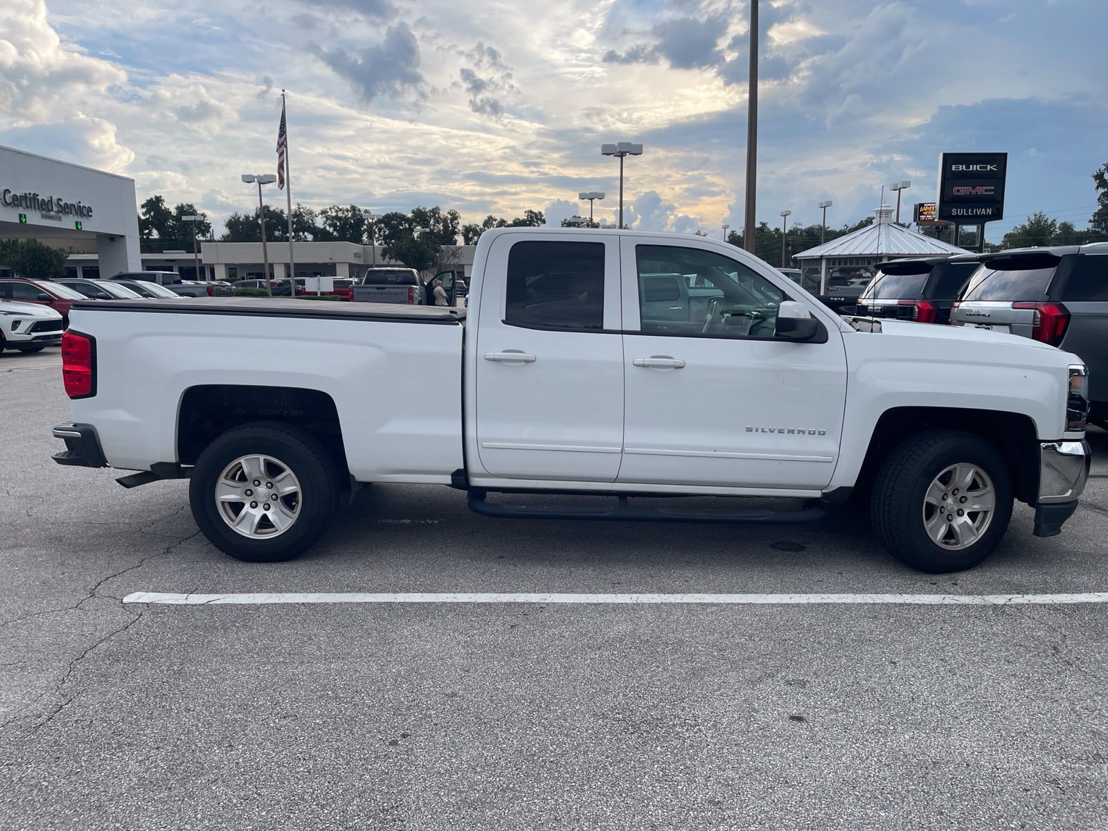 Used 2017 Chevrolet Silverado 1500 LT w/ All Star Edition RWD image 7