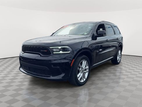Used 2024 Dodge Durango GT image 2