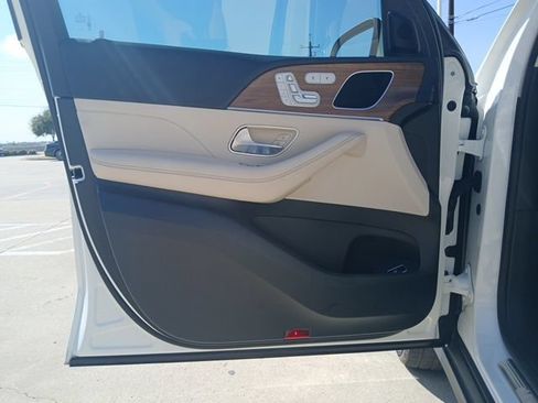 Used 2025 Mercedes-Benz GLE 350 4MATIC image 17