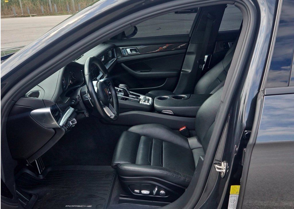 Used 2019 Porsche Panamera 4 AWD/4WD image 6