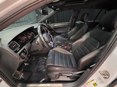 Used 2018 Volkswagen GTI SE w/ SE Leather Package FWD image 16