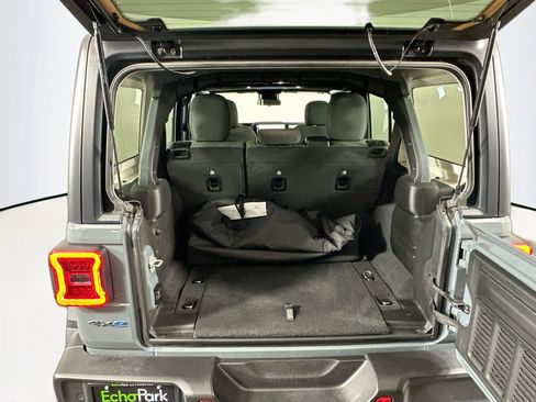 Used 2024 Jeep Wrangler Unlimited w/ Convenience Group AWD/4WD image 27