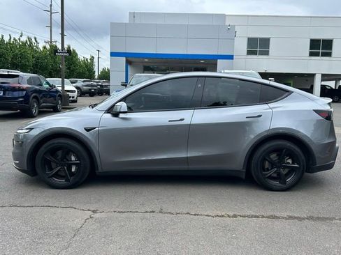 Used 2026 Tesla Model Y Long Range AWD/4WD image 4