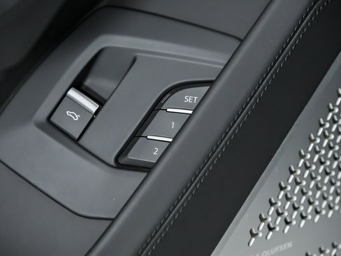 Used 2020 Lamborghini Urus image 19