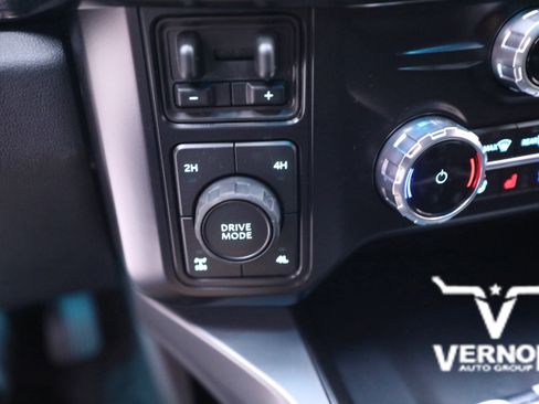 New 2026 Ford F250 Lariat w/ Black Appearance Package image 24