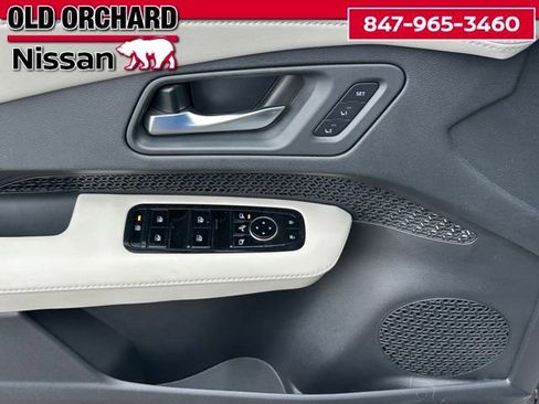 Used 2023 Nissan Ariya AWD image 9