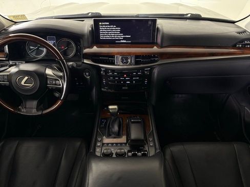 Used 2021 Lexus LX 570 4WD w/ Luxury Package image 35