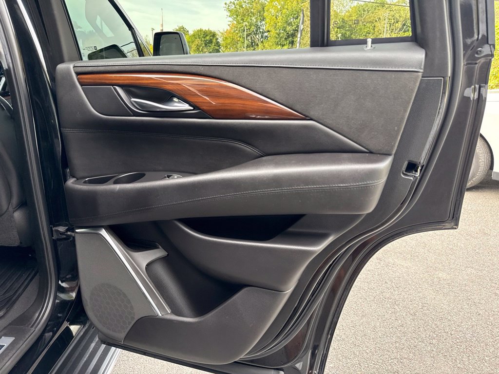 Used 2018 Cadillac Escalade Luxury AWD/4WD image 31