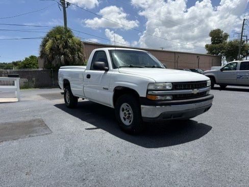Used 2000 Chevrolet Silverado 2500 2WD Regular Cab w/ Firm Ride Suspension Pkg image 3