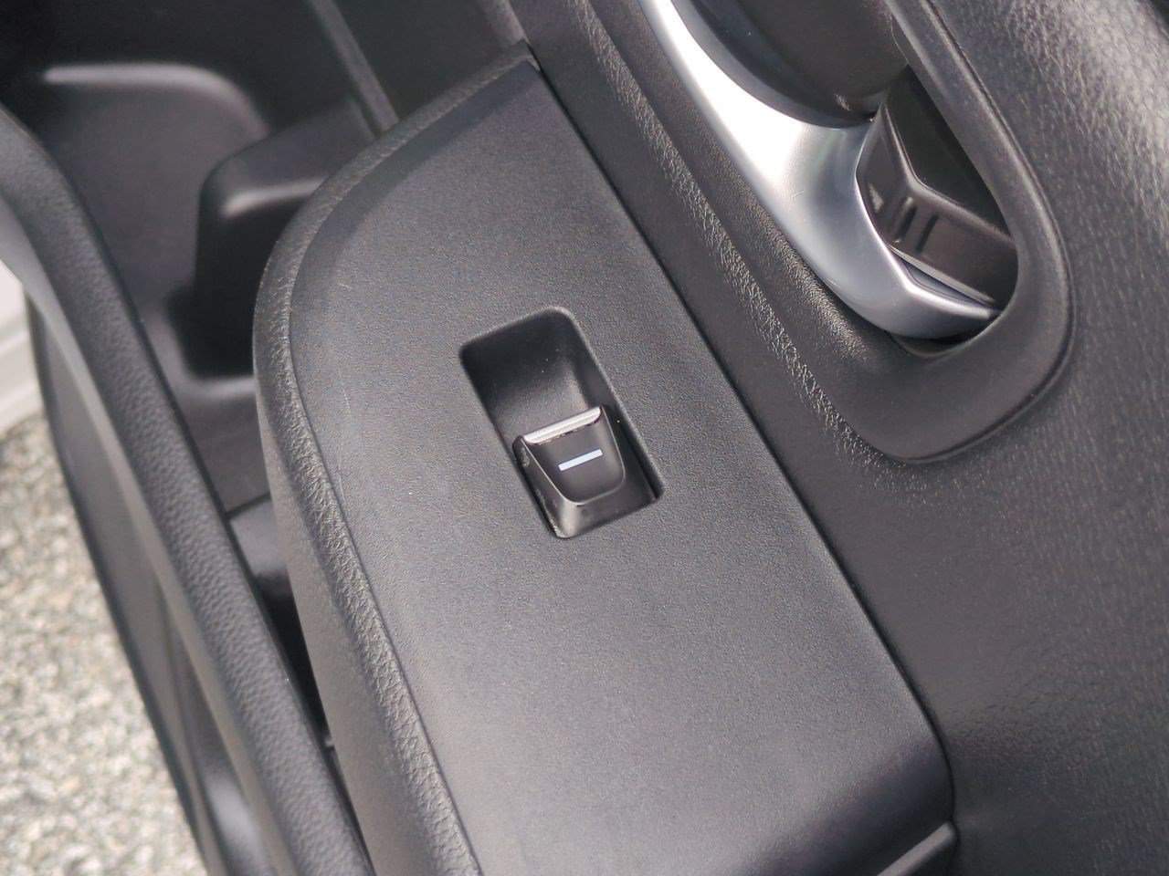 Used 2025 Honda Pilot Sport image 37