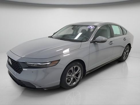 Used 2024 Honda Accord EX-L image 3