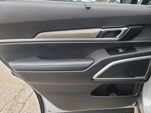 Used 2022 Kia Telluride EX w/ EX Premium Package image 16