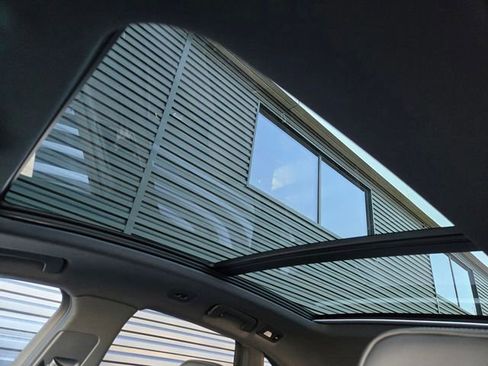 Used 2026 Porsche Macan image 21