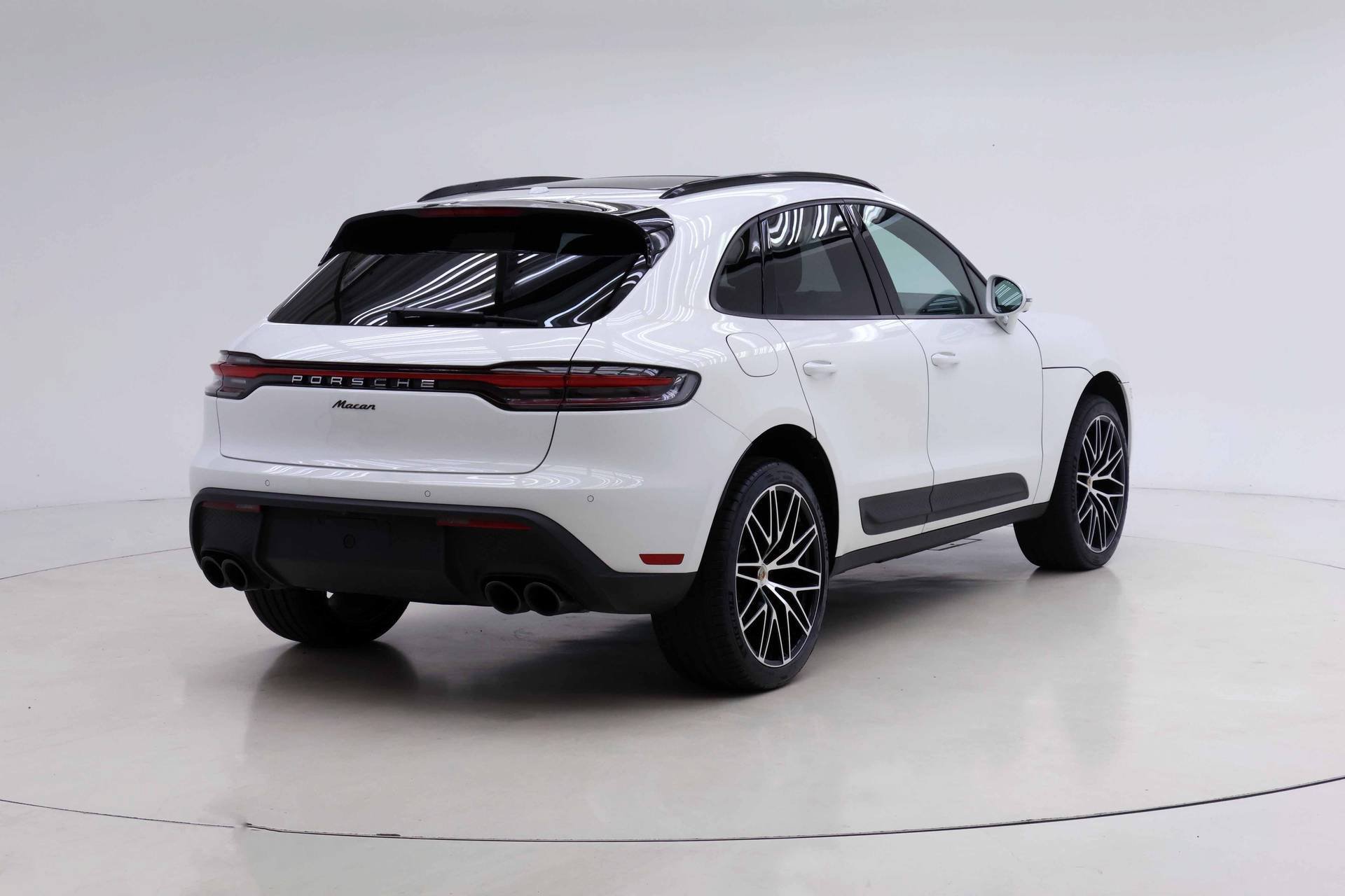 Used 2026 Porsche Macan AWD/4WD image 6