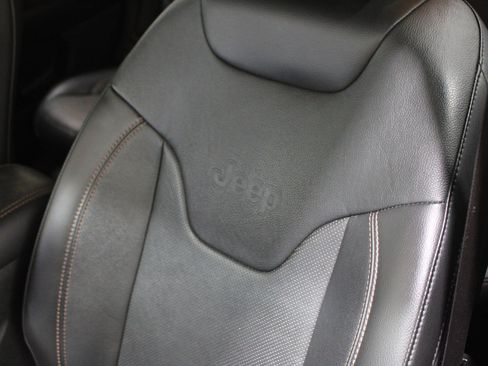 Used 2022 Jeep Compass Limited w/ (RED) Package image 5