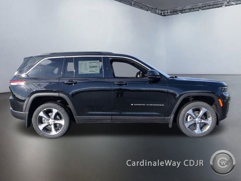New 2026 Jeep Grand Cherokee Limited w/ Luxury Tech Group II AWD/4WD image 3