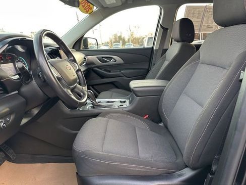 Used 2020 Chevrolet Traverse LT image 12