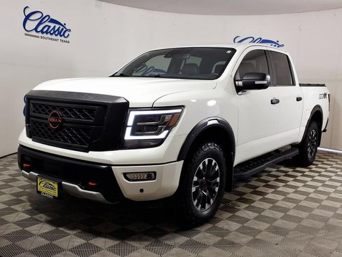 Used 2023 Nissan Titan PRO-4X w/ Pro-4x Convenience Package AWD/4WD image 6