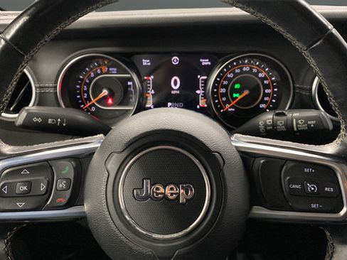 Used 2020 Jeep Wrangler Unlimited Sahara AWD/4WD image 15