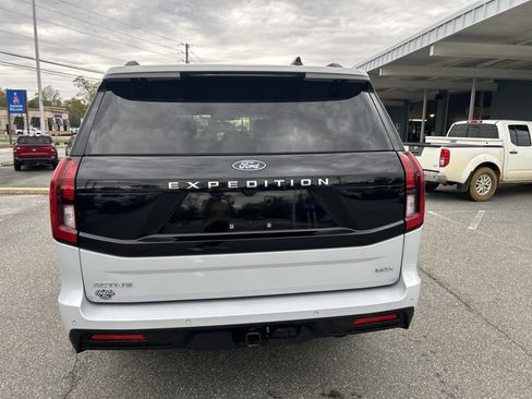 Used 2025 Ford Expedition Max Active image 6