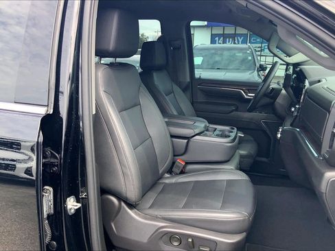 Used 2024 GMC Sierra 1500 SLT AWD/4WD image 7