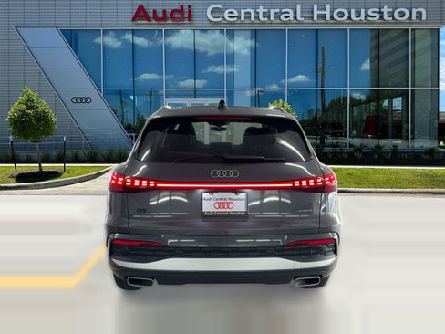 Used 2025 Audi Q5 Premium Plus w/ Premium Plus image 10