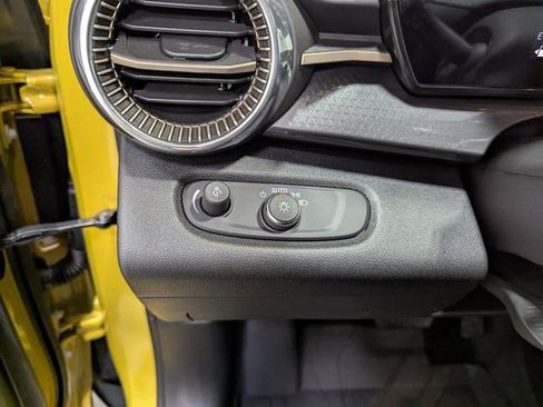 Used 2024 Chevrolet Trax ACTIV w/ Sunroof Package image 19