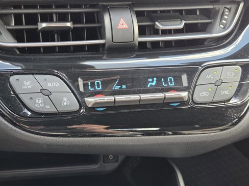 Used 2019 Toyota C-HR XLE image 14