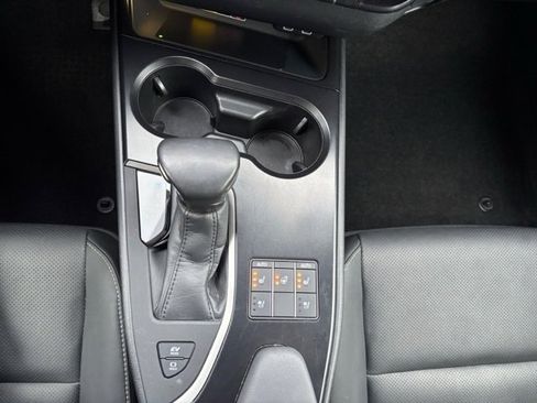 Used 2024 Lexus UX 250h F Sport image 22