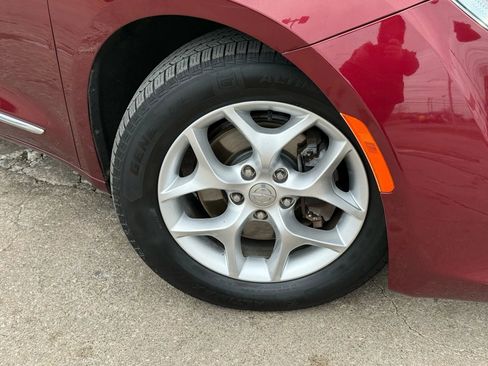 Used 2020 Chrysler Pacifica Limited image 63