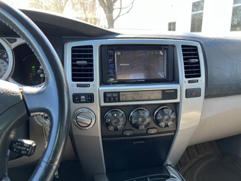 Used 2004 Toyota 4Runner SR5 image 32