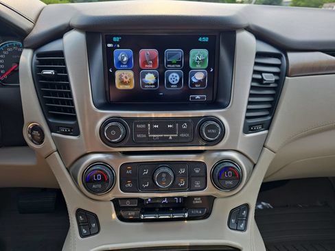Certified 2019 GMC Yukon XL Denali w/ Denali Ultimate Package AWD/4WD image 23