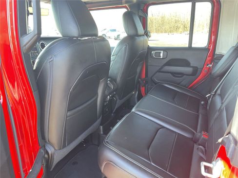 Used 2022 Jeep Wrangler Unlimited Sahara image 20