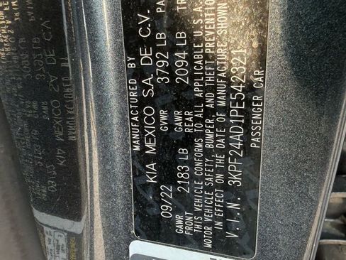 Used 2023 Kia Forte LX image 29