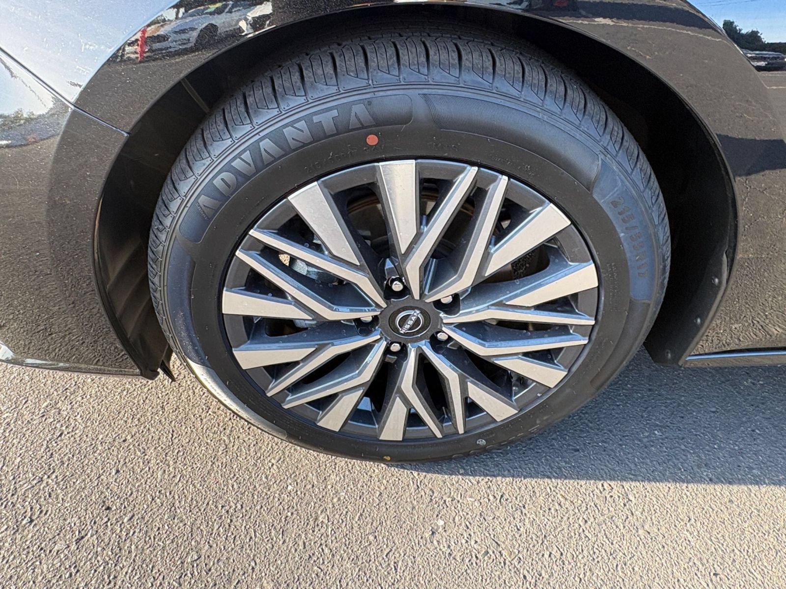 Used 2025 Nissan Altima 2.5 SV FWD image 29