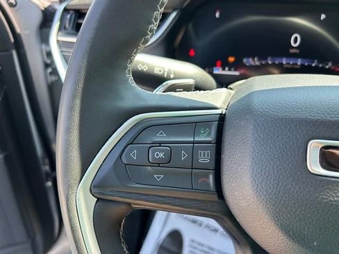 Used 2023 Jeep Grand Cherokee Altitude image 22