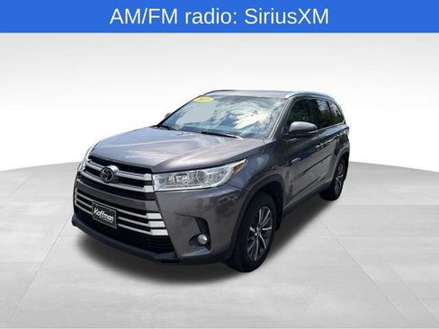 Used 2019 Toyota Highlander XLE AWD/4WD image 9