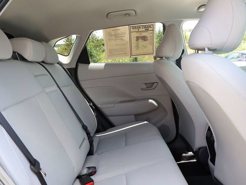 Used 2025 Hyundai Kona SEL AWD/4WD image 12