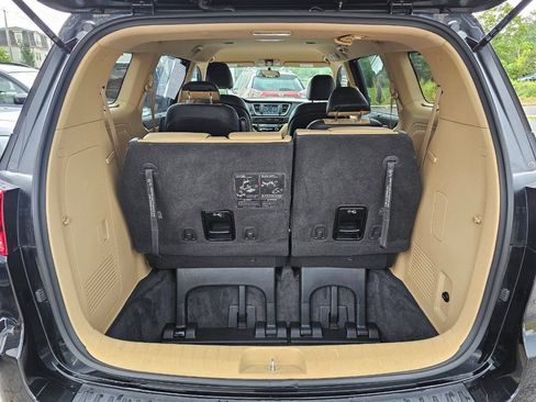 Used 2019 Kia Sedona EX FWD image 7