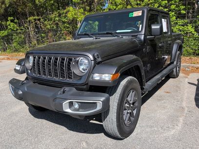 Used 2024 Jeep Gladiator Sport