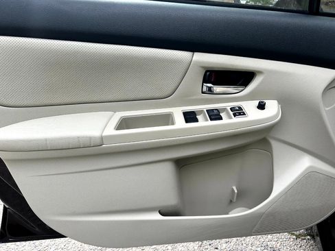 Used 2013 Subaru Impreza 2.0i Limited image 10