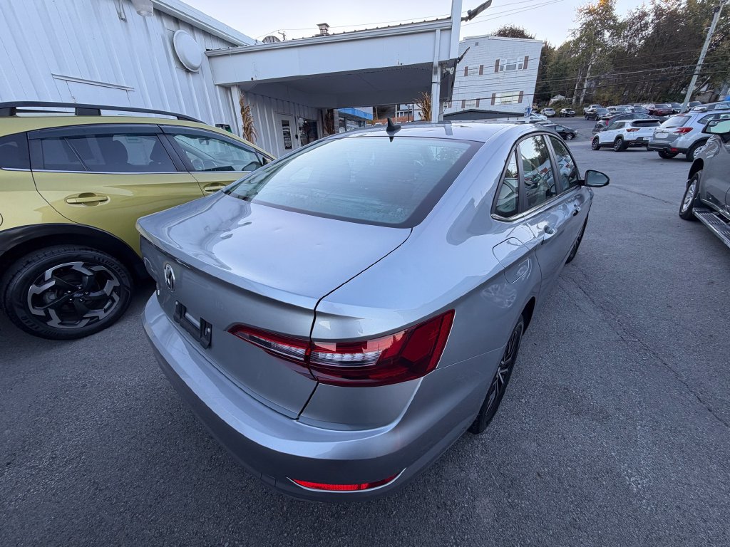 Used 2020 Volkswagen Jetta SE w/ SE Cold Weather Package FWD image 6