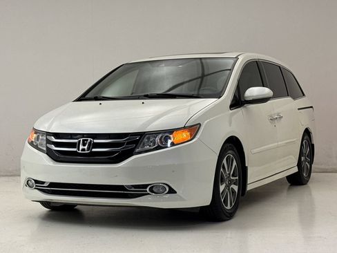 Used 2016 Honda Odyssey Touring image 2