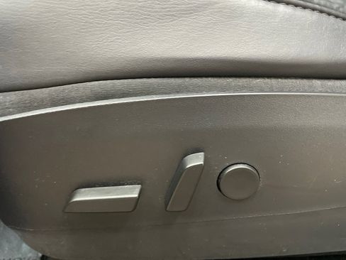 Used 2020 Tesla Model Y Long Range image 17