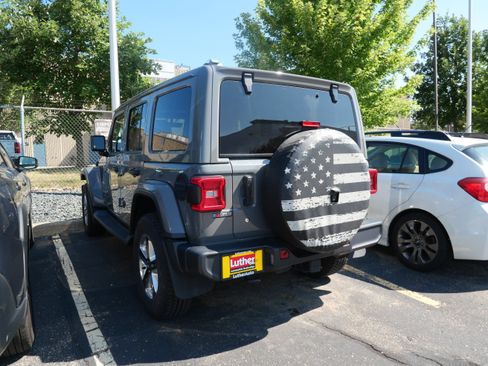 Used 2019 Jeep Wrangler Unlimited Sahara w/ Dual Top Group AWD/4WD image 3