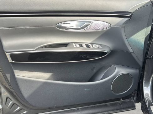 Certified 2026 Genesis GV70 2.5T AWD/4WD image 11